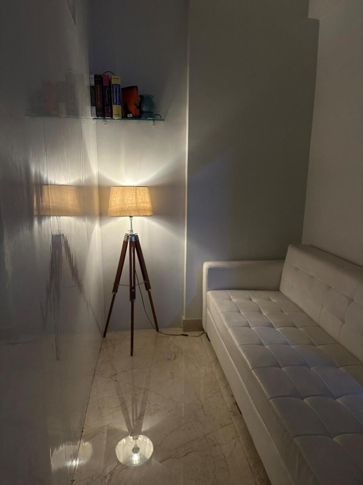 Apartment Executive In Dlf Midtown West Delhi New Delhi