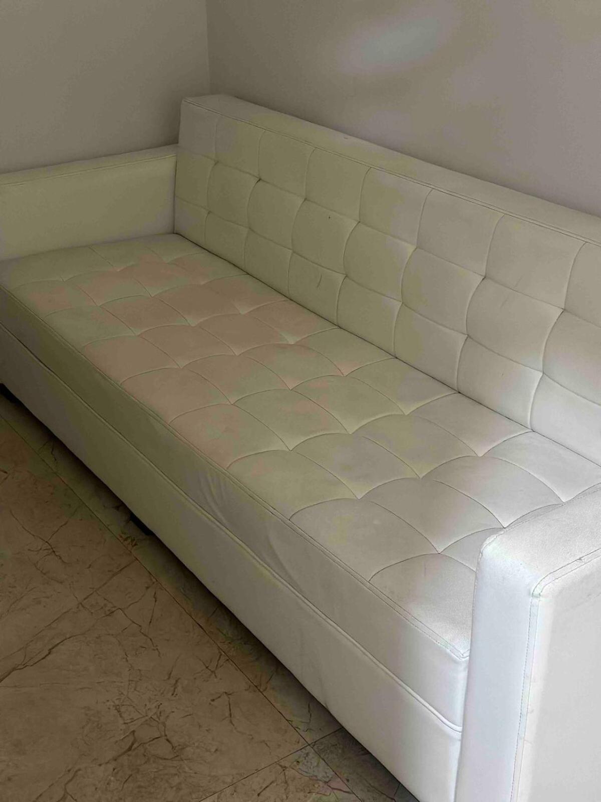 Apartment Executive In Dlf Midtown West Delhi