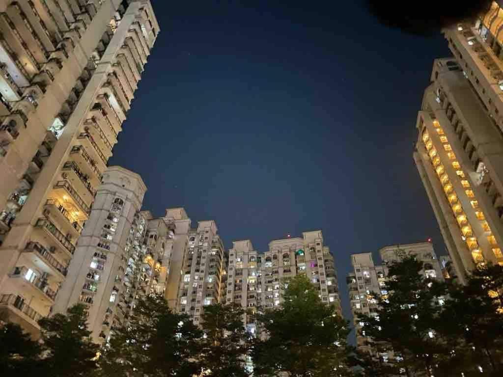 Executive In Dlf Midtown West Delhi Apartment *