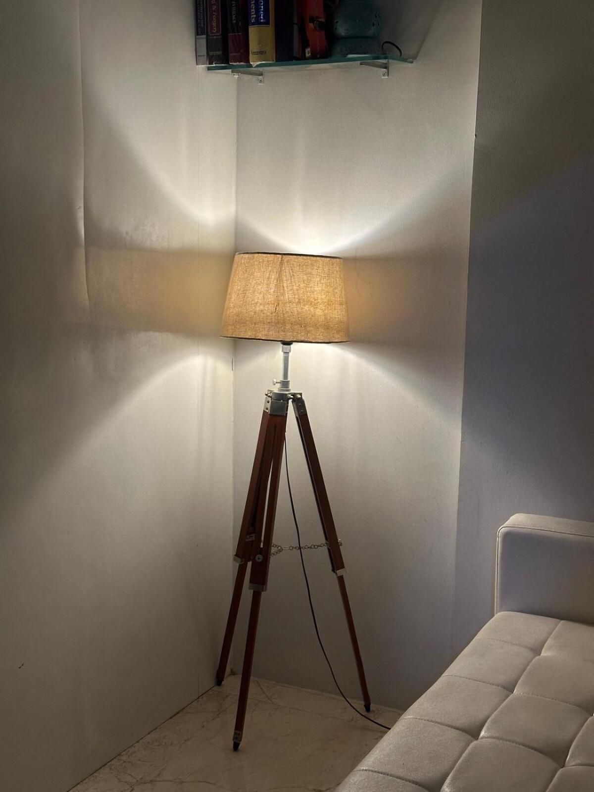 Executive In Dlf Midtown West Delhi Apartment
