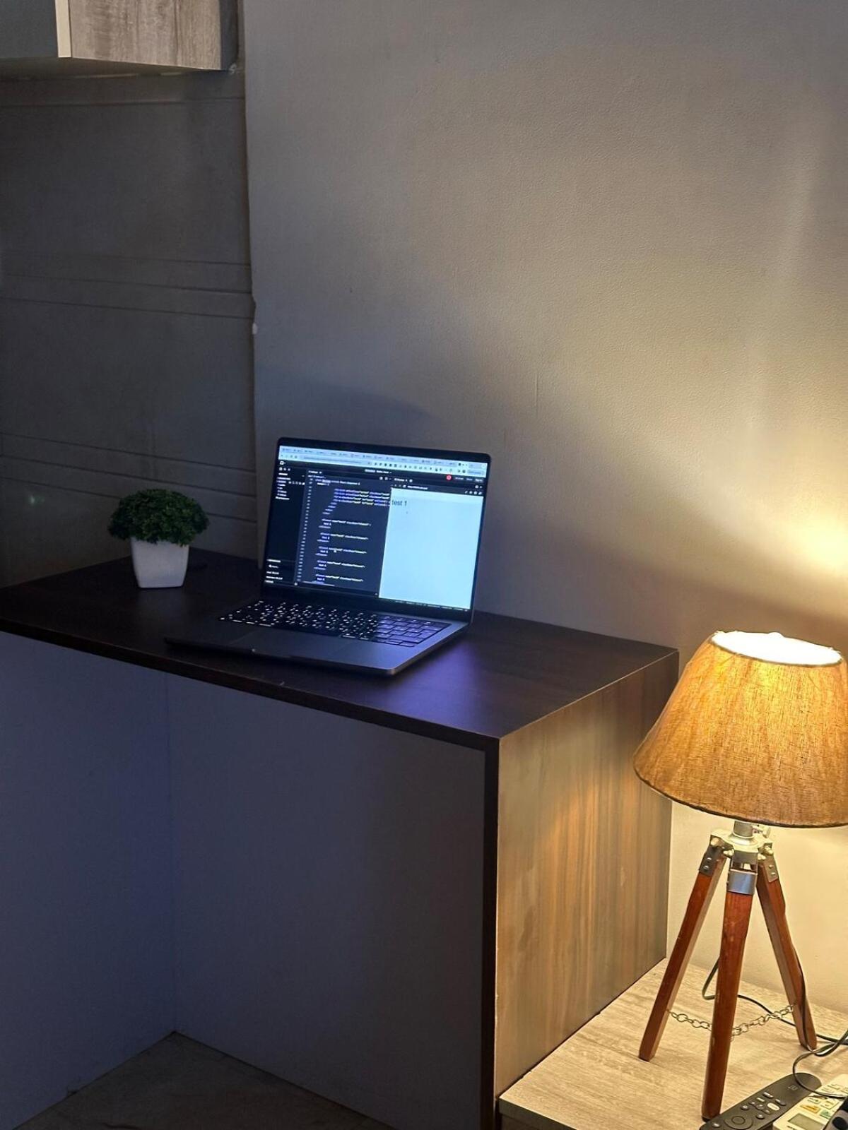 Apartment Executive In Dlf Midtown West Delhi New Delhi