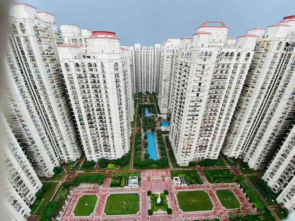 Apartment Executive In Dlf Midtown West Delhi New Delhi